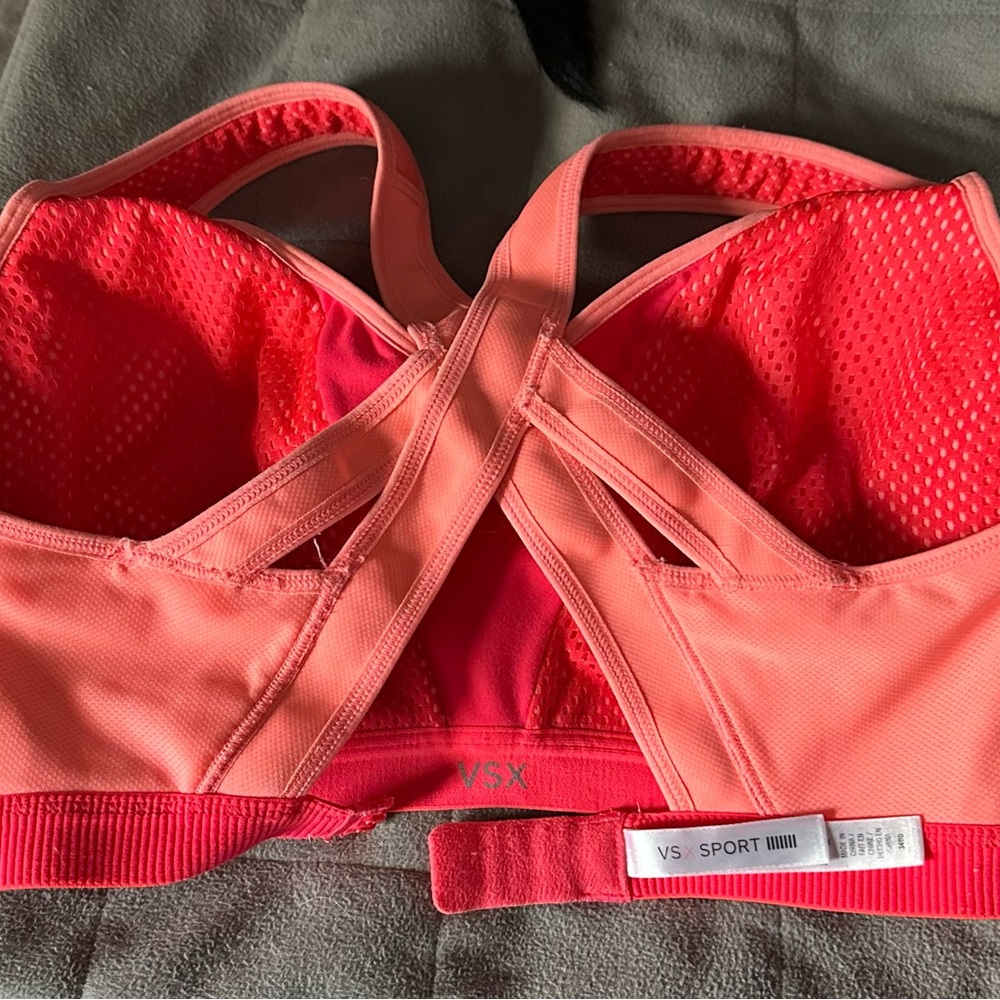 VS Sport Strappy Pink Bra